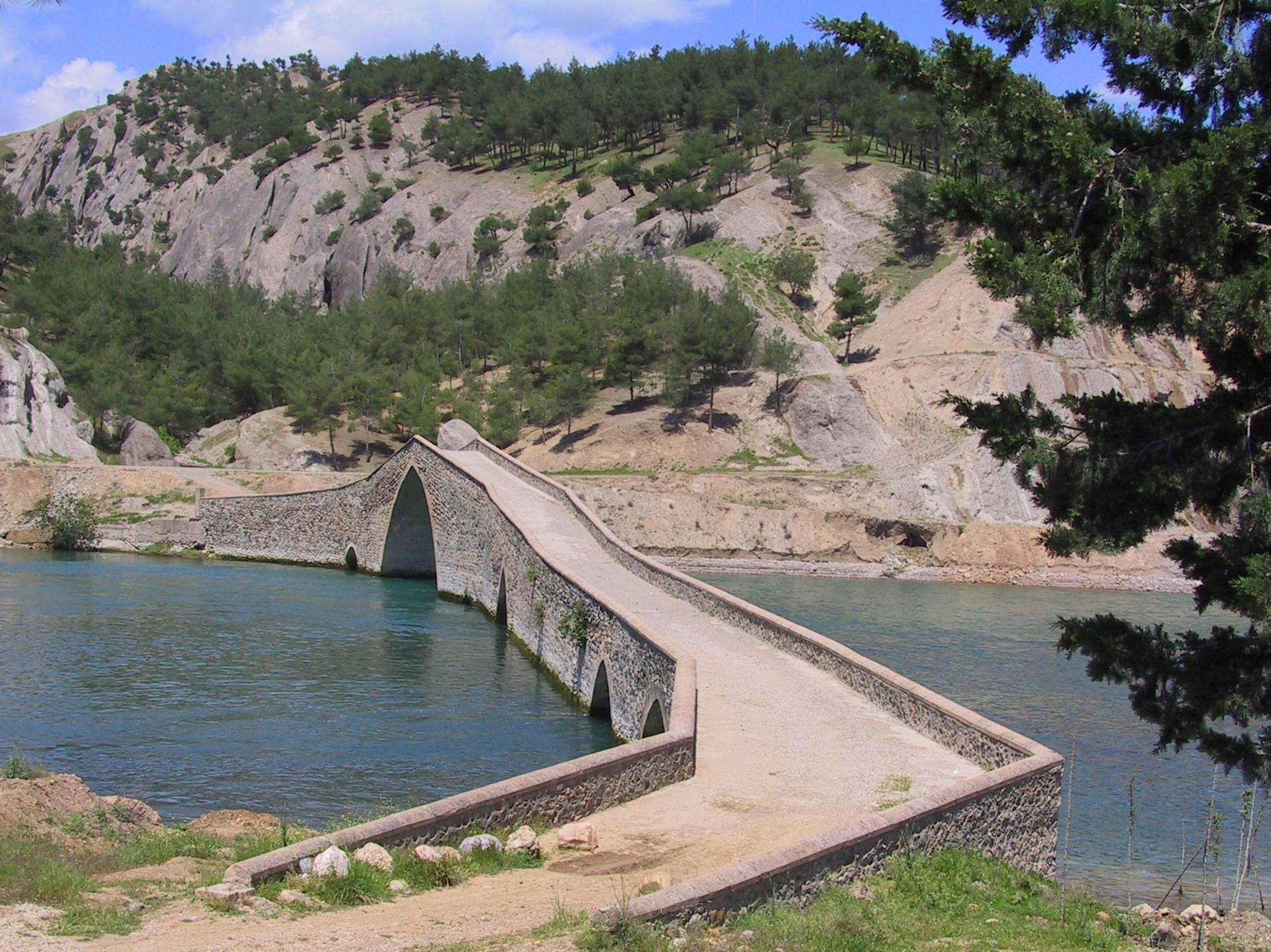KahramanMaraş Taş Köprü (Ceyhan Köprüsü).jpg